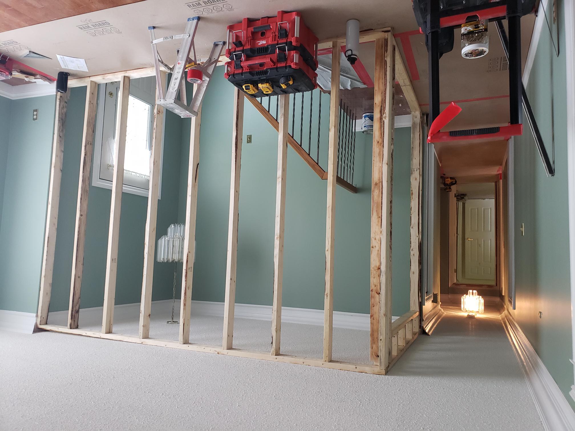 Framing the new privacy wall in the split-level entrance